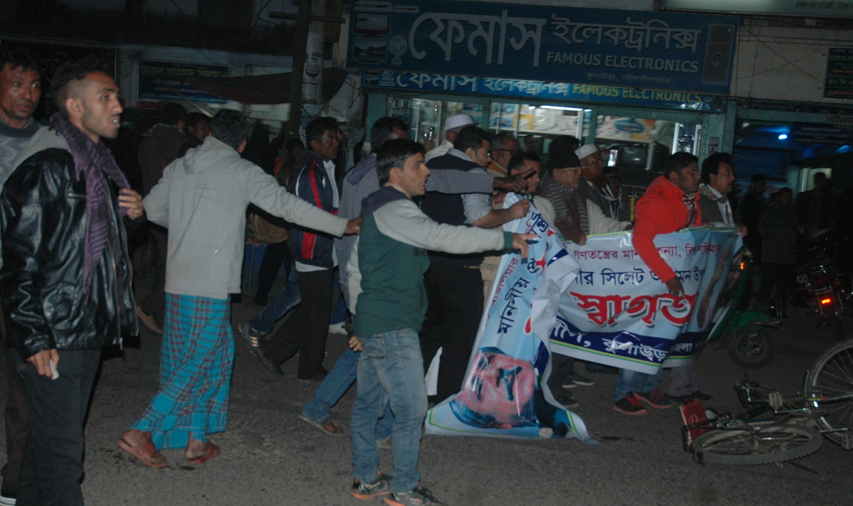 কুলাউড়ায় আওয়ামী লীগের দু’গ্র“পের ধাওয়া পাল্টা ধাওয়া আহত-১০