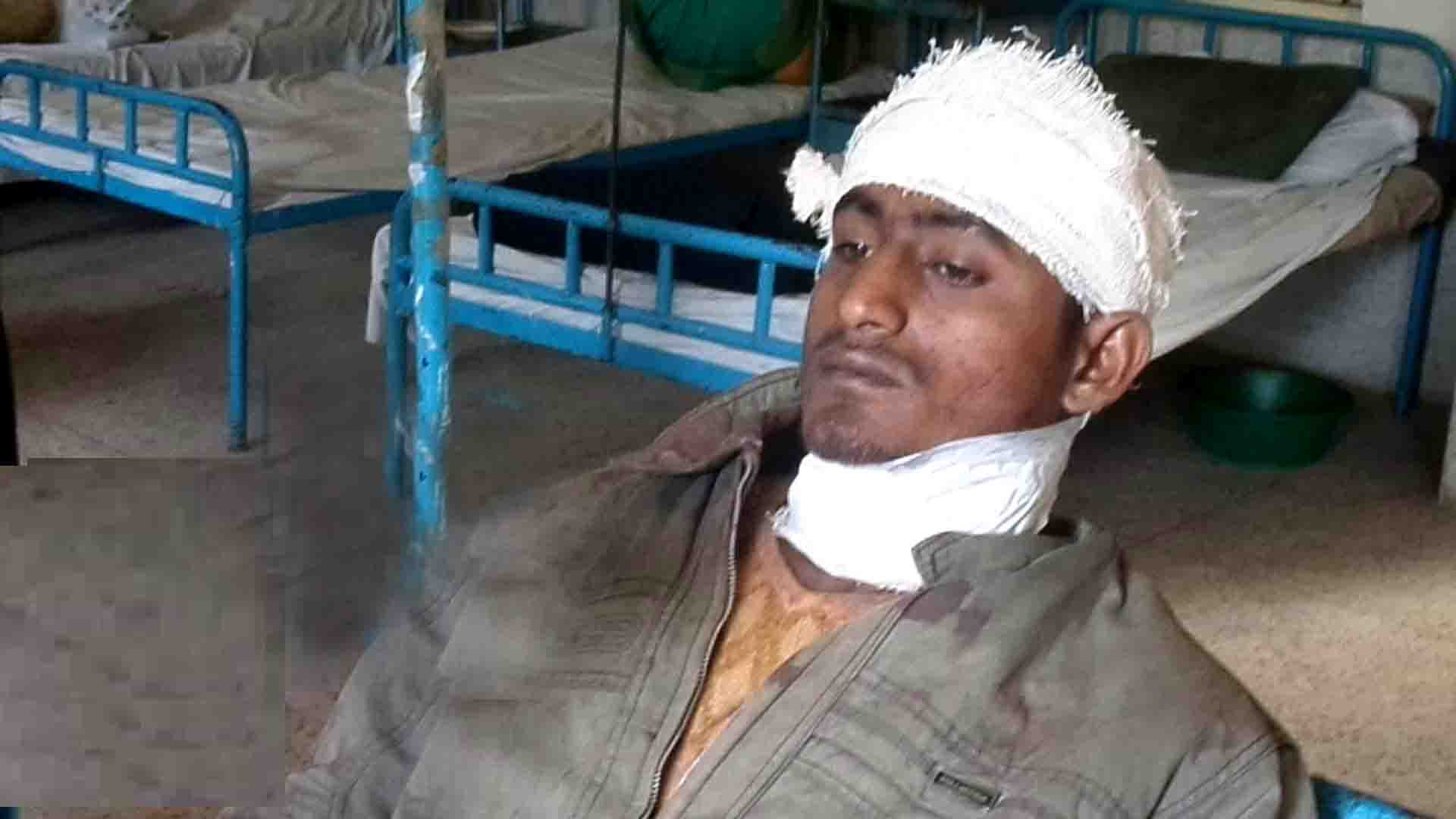 পার্বতীপুরে দুবৃত্তের ছুড়ির আঘাতে গুরুতর আহত এক যুবক