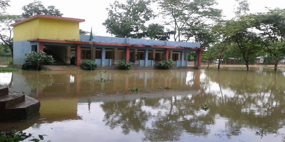 কুলাউড়ায় ভারি বর্ষণ ও পাহাড়ী ঢলে অকাল বন্যা