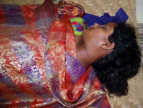 গোলাপগঞ্জে অন্তঃসত্ত্বা গৃহবধুর রহস্যজনক মৃত্য , সুষ্টু বিচার চেয়ে ডিআইজি বরাবরে স্মারকলিপি