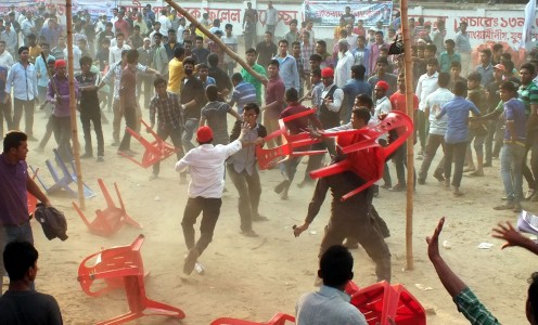 বিয়ানীবাজারে দুই গ্রামের মধ্যে রাতভর দফায় দফায় সংঘর্ষ, গুলাগুলি: অাহত ২৫, ফের সংঘর্ষের আশংকা
