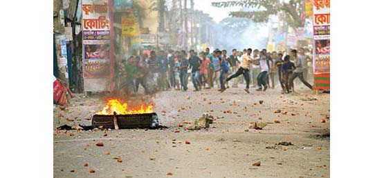 ফুলবাড়ীয়া কলেজ জাতীয়করণ আন্দোলন: শিক্ষকসহ ২ জন নিহত
