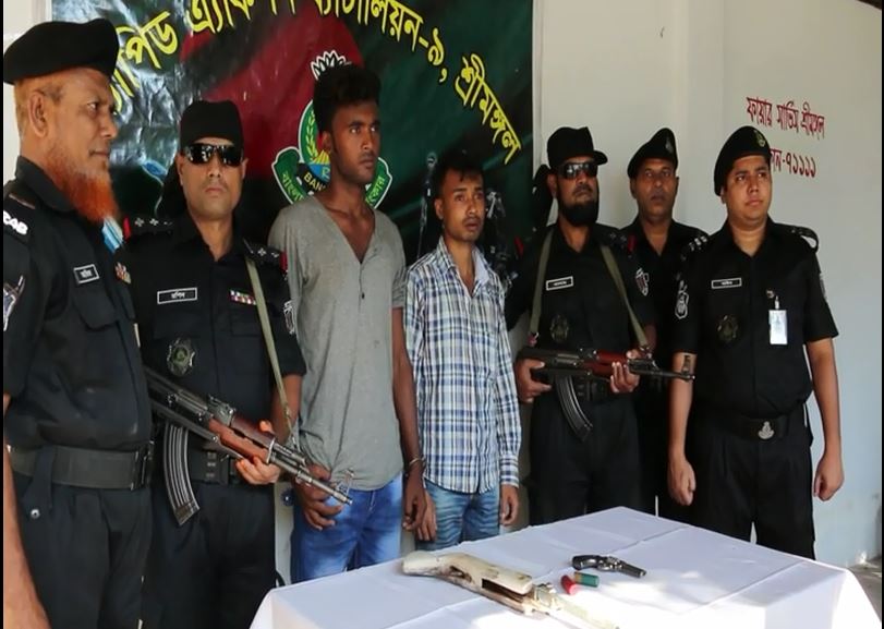 মৌলভীবাজারে র‌্যাবের অভিযানে অস্ত্রসহ আটক ২