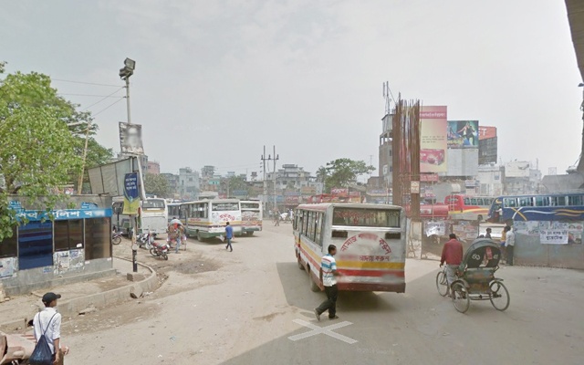 চলন্ত বাসে ছুরি মেরে ছিনতাই