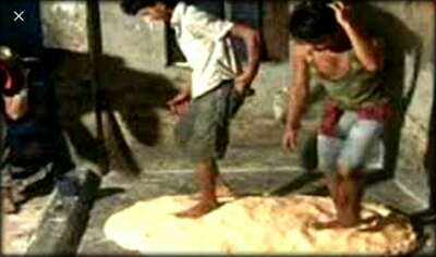 অস্বাস্থ্যকর পরিবেশে চানাচুর তৈরি ।। বেকারি মালিককে জরিমানা