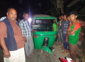 আটঘরিয়ায় পৃথক সড়ক দূর্ঘটনায় আহত ৫