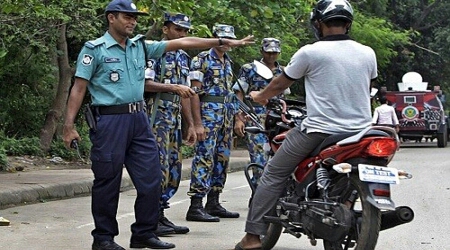 রাজশাহীতে বৈশাখ উপলক্ষে সতর্ক পুলিশ