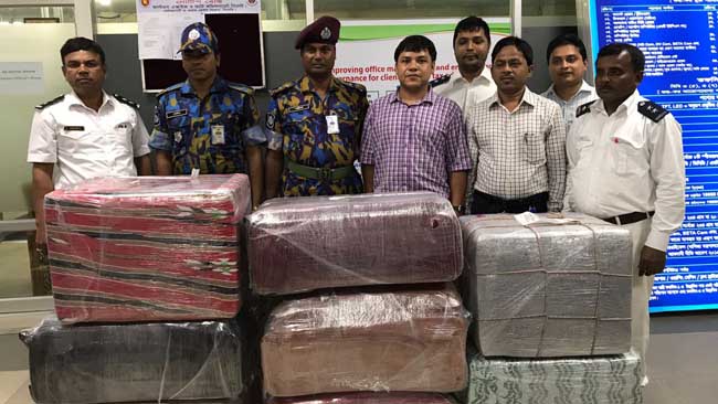 ওসমানী বিমানবন্দরে ৬০ লাখ টাকার বিদেশী সিগারেটের চালান আটক