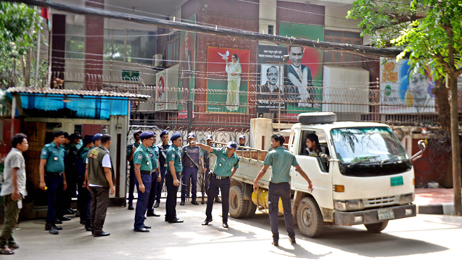 খালেদার গুলশান কার্যালয়ে পুলিশের তল্লাশি