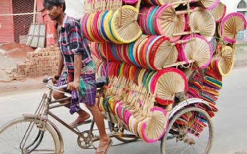 বিদ্যুত নেই, তালপাখায় আগুন !