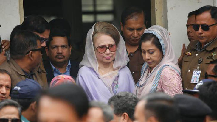 খালেদা জিয়াকে হাজির না করায় শোকজ, ৮ এপ্রিল জামিন শুনানি