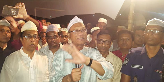 ব্যাবসায়ী সইব উদ্দিনের দাফন সম্পন্ন: জানাযায় শরীক হলেন শিক্ষামন্ত্রী