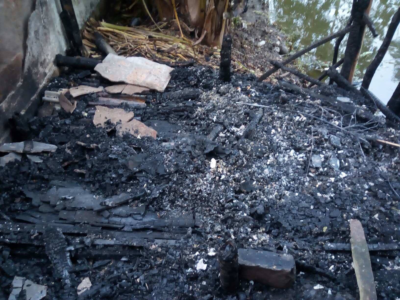 জগন্নাথপুরে মুক্তিযোদ্ধার বাড়ীতে গভীর রাতে অগ্নিকান্ড ১টি ঘর পুড়ে ছাই