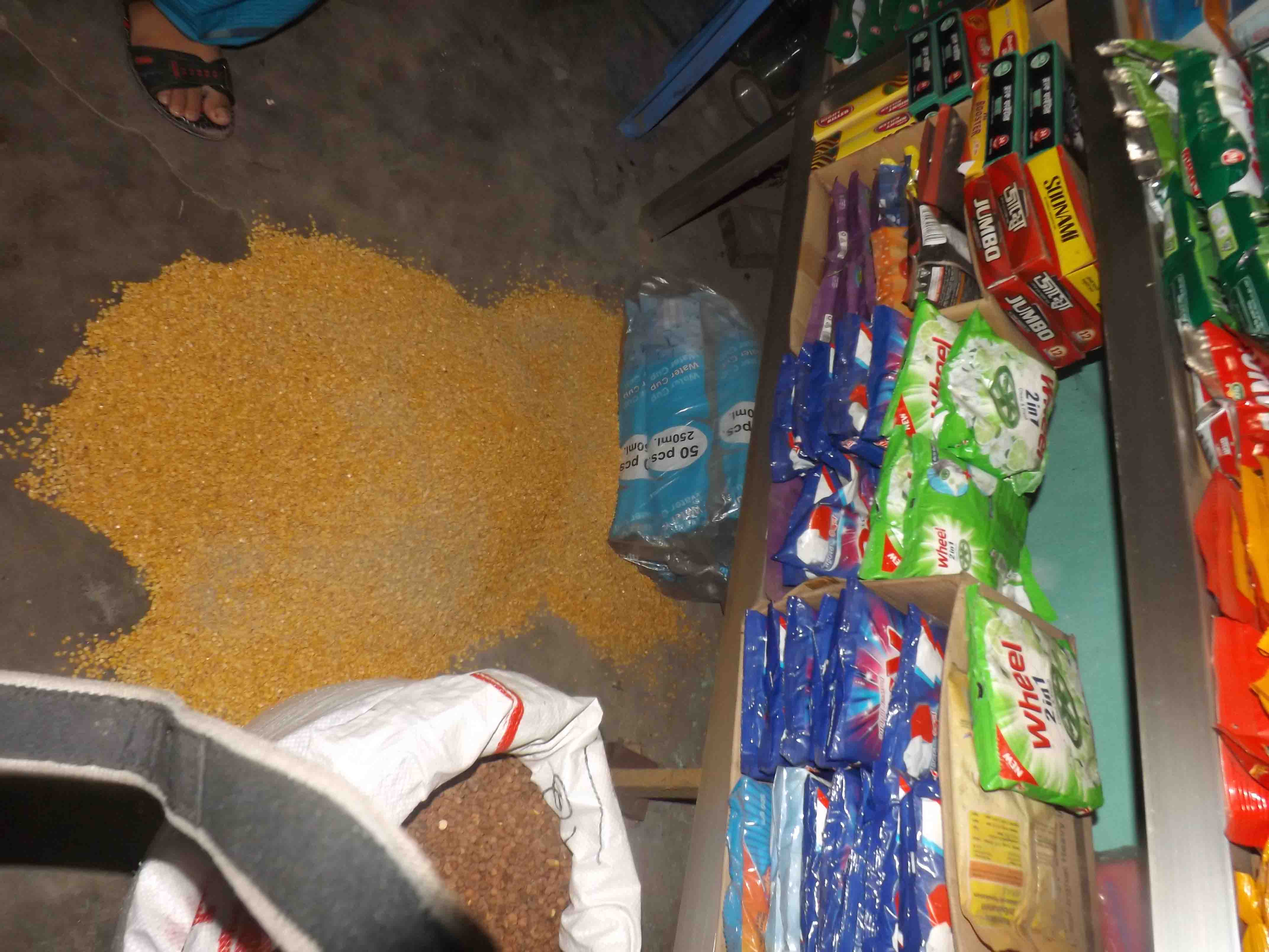 জগন্নাথপুরের রানীগঞ্জ বাজারে ফ্যামেলী শপে দুঃসাহসিক চুরি সংঘঠিত