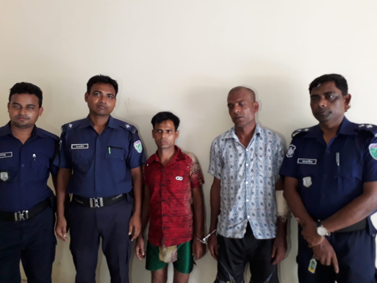বড়লেখায় ডাকাতির প্রস্তুতিকালে দেশীয় অস্ত্রসহ দুই ডাকাত গ্রেপ্তার