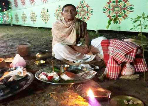 ষষ্ঠী পূজার মধ্যদিয়ে শুরু হয়েছে শারদীয় দুর্গাপূজা