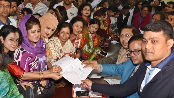 প্রধানমন্ত্রী আরেকটি চমক