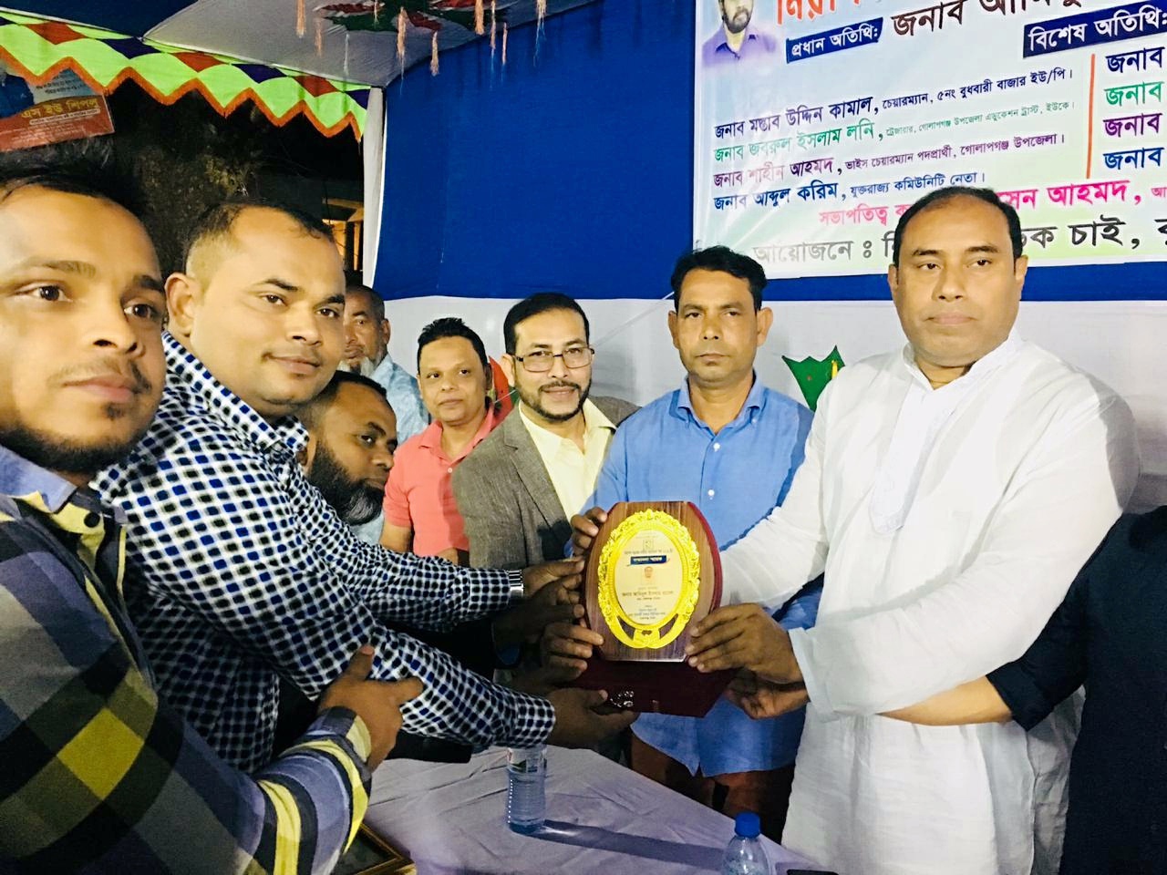 বুধবারী বাজারে নিরাপদ সড়কের দাবীতে আলোচনা সভা