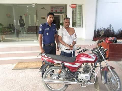 পলাশবাড়ীতে চোরাই মোটর সাইকেলসহ একজন আটক