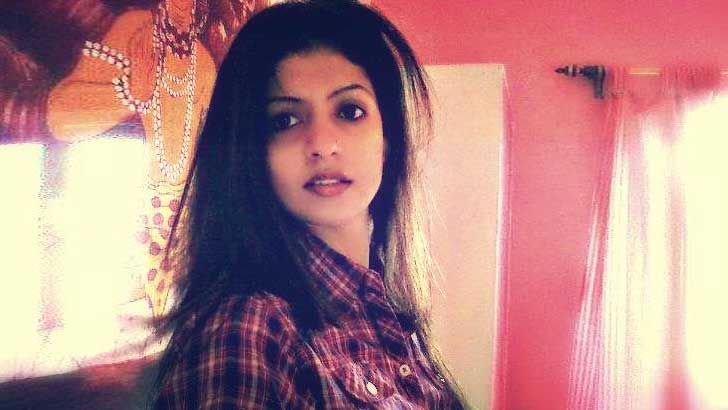 বিশ্বকাপ দলের সেই ক্রিকেটারের স্ত্রী গ্রেফতার