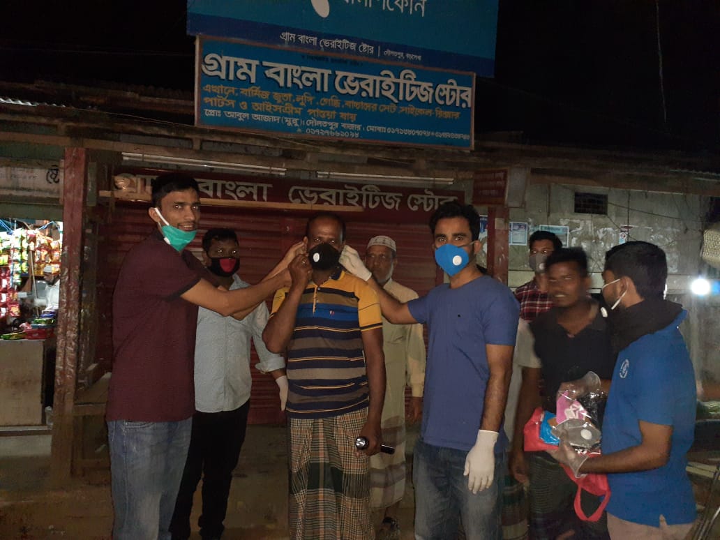 বড়লেখায় নিজ বাহাদুরপুর ইউনিয়নে মাস্ক  বিতরণ