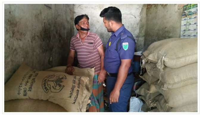 বড়লেখায় কাঠের দোকান থেকে সরকারি গুদামের ৩২ বস্তা চাল উদ্ধার