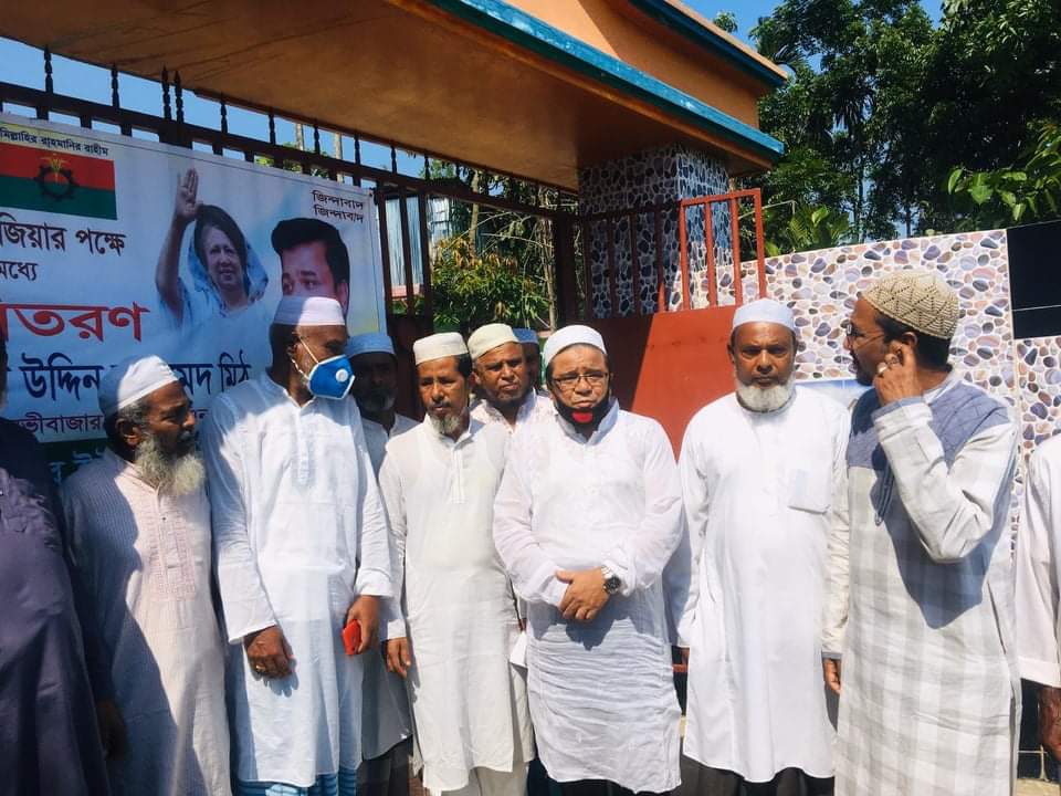 বড়লেখায় নাসির উদ্দিন মিঠুর সৌজন্যে বিএনপি’র ত্রাণ বিতরণ