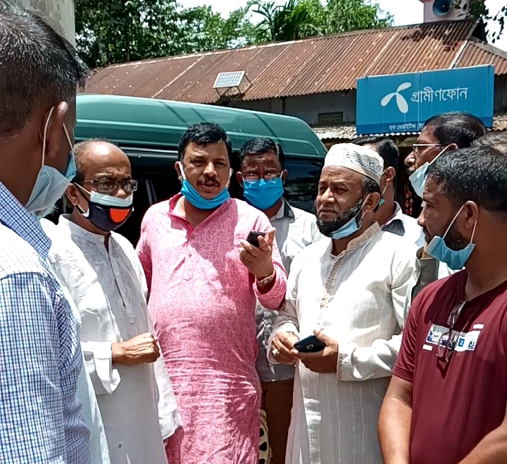 নিজ বাহাদুরপুর ইউনিয়ন স্বাস্থ্য কমপ্লেক্স’র কাজ পরিদর্শন করলেন উপজেলা চেয়ারম্যান
