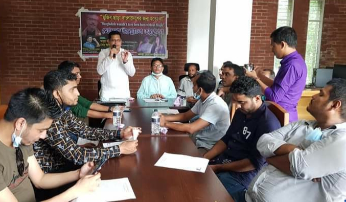 বঙ্গবন্ধুকে নিয়ে গান লিখে নতুন অধ্যায় সৃষ্টি করলেন আতাউর রহমান