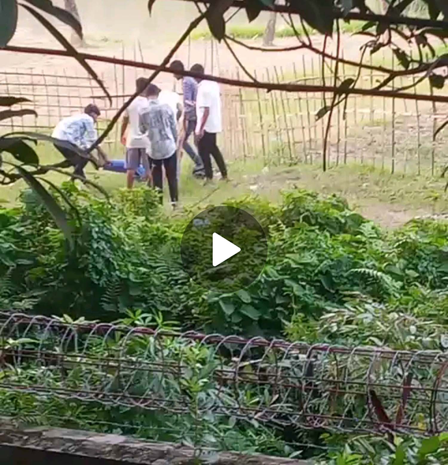 সিলেট টিটিসির ছাত্ররা জঙ্গল থেকে উদ্ধার করল মৃত্যুর মুখে পতিত যুবককে
