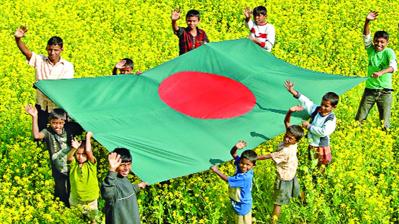 আজ মহান বিজয় দিবস ৫৩ বছর পেরিয়ে ৫৪ তে পা দিল বাংলাদেশ।
