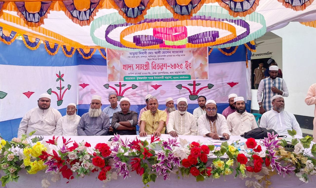 বড়লেখায় প্রবাসীর পক্ষ থেকে ২০০ পরিবারের মাঝে খাদ্যসামগ্রী বিতরণ