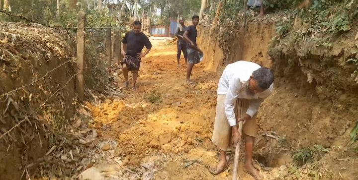 নিজ স্বত্ব পারিবারিক রাস্তার সীমানা জবর দখলের পায়তারা