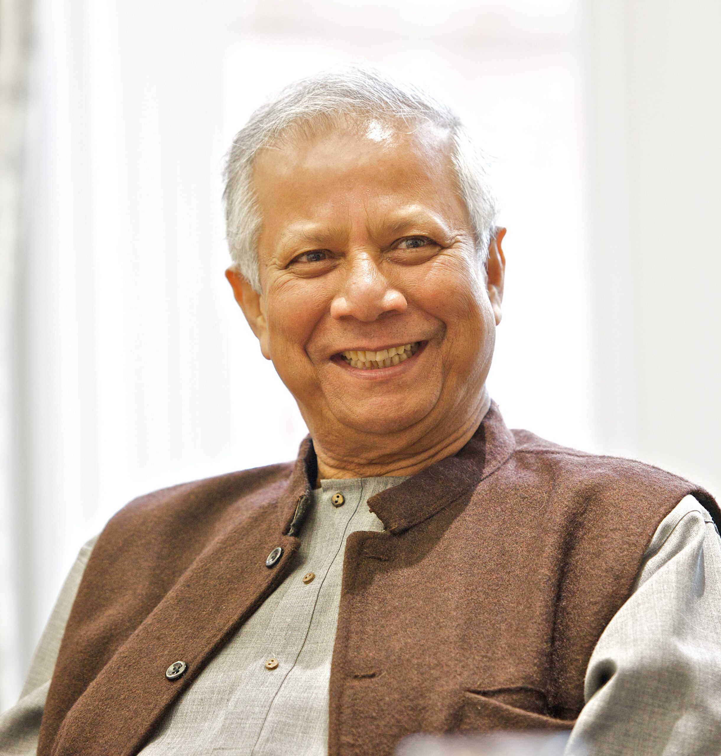 ইউনুস সরকারকে ঘিরে স্বপ্ন দেখছে জনগণ