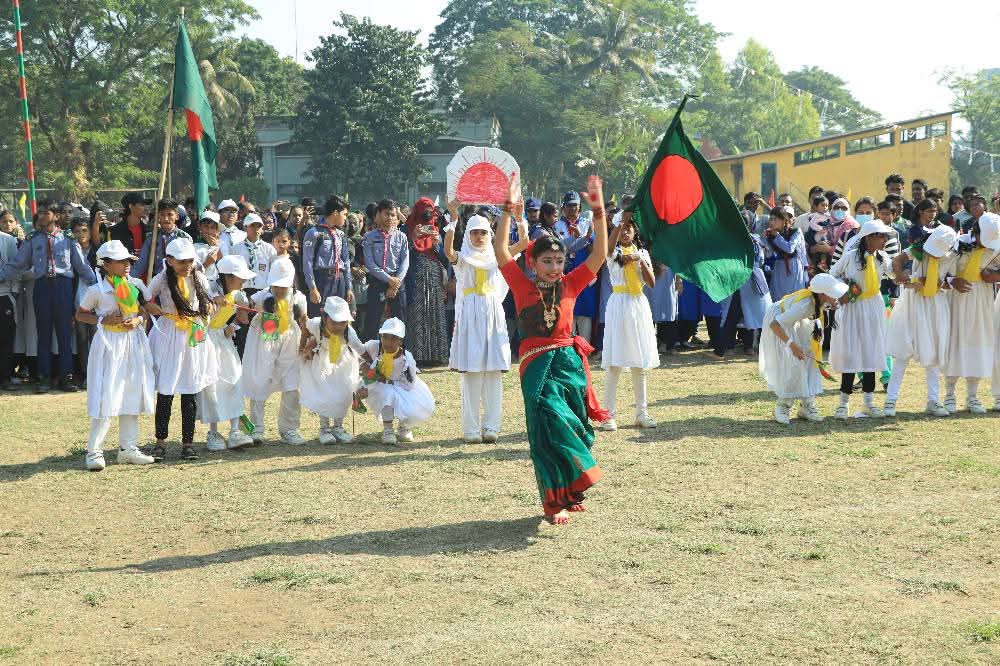 ‎হবিগঞ্জে শহীদদের প্রতি শ্রদ্ধা ও বর্ণাঢ্য কুচকাওয়াজে উৎসবমুখর পরিবেশে বিজয় দিবস পালন