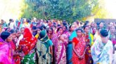 মৃত শিশুকে খুলে নিয়ে বিক্ষোভ মিছিল