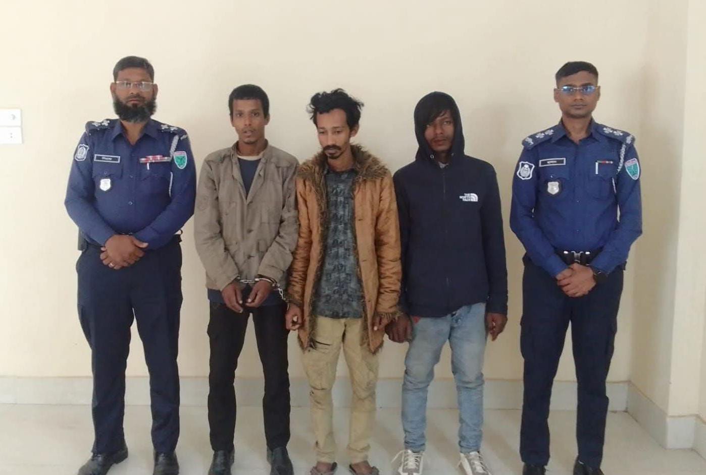 ‎হবিগঞ্জে চুরির ঘটনায় ৩ জন গ্রেপ্তার