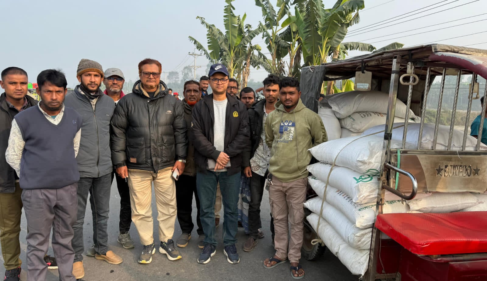 ভুরুঙ্গামারীতে ২০ বস্তা ডিএপি পাচারকালে নিতাই শাহা আটক, ৩০ হাজার টাকা জরিমানা, লাইসেন্স বাতিলের সুপারিশ