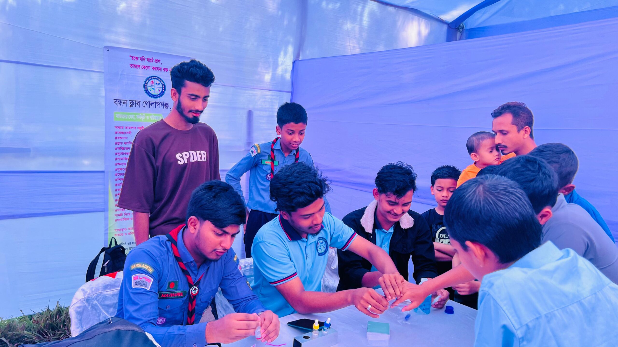 মহান বিজয় দিবস উপলক্ষে বন্ধন ক্লাবের ফ্রি রক্তের গ্রুপ নির্ণয় কর্মসূচি সম্পন্ন