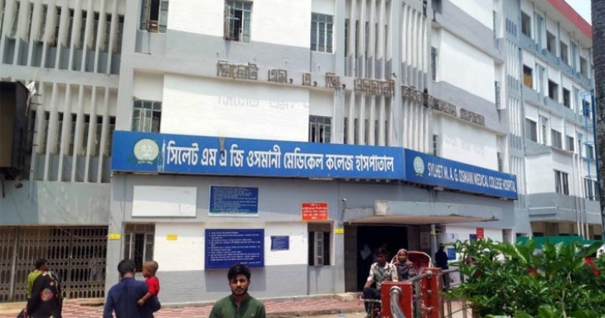 ২২ ঘণ্টা পেরোলেও প্রশাসনের সঙ্গে সমঝোতা হয়নি, ইন্টার্ন চিকিৎসকদের কর্মবিরতি অব্যাহত