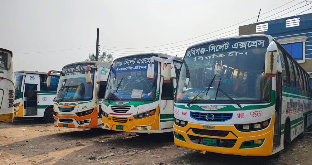 ‎শ্রমিক মারধরের প্রতিবাদে হবিগঞ্জে বাস বন্ধ, দুর্ভোগে যাত্রীরা