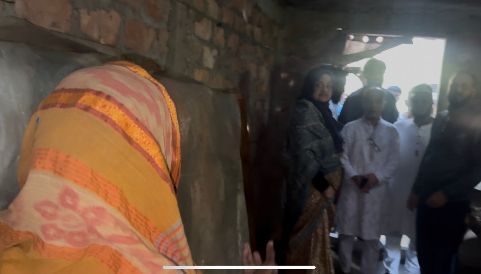 বিশ্বনাথে ঝড়ে ক্ষতিগ্রস্ত ঘরবাড়ি পরিদর্শন করলেন এমপি তাহসিনা রুশদির লুনা