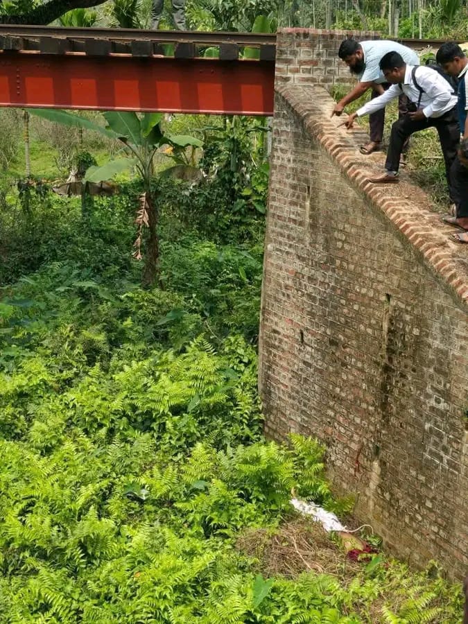 কমলগঞ্জে ট্রেন থেকে পড়ে যুবকের মৃত্যু