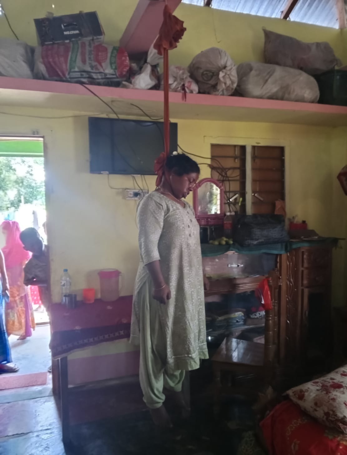 ‎নবীগঞ্জে গৃহবধূর ঝুলন্ত মরদেহ উদ্ধার