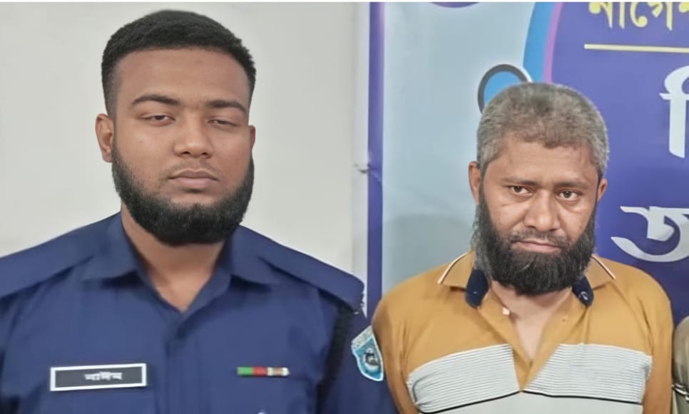 কুড়িগ্রামে মায়ের ঘরে আগুন দিয়ে পালানো মাদকাসক্ত ছেলে গ্রেফতার