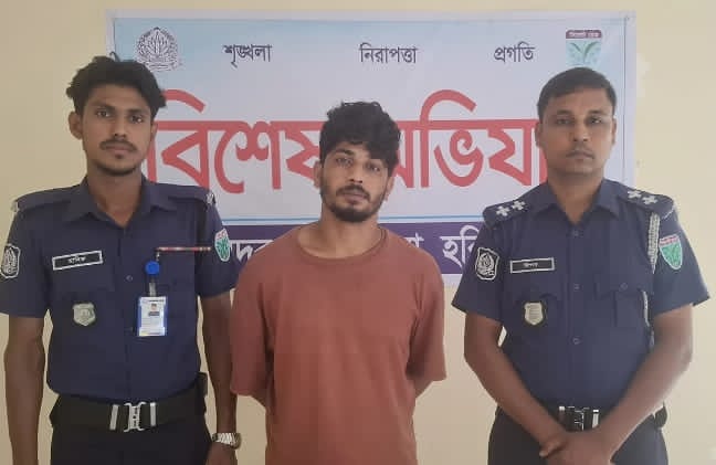 হবিগঞ্জে র‍্যাবের খাচায় ডাকাতি ও ছিনতাই  মামলার পলাতক আসামি রিপন