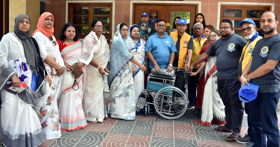 লায়ন্স ক্লাব অব সিলেট সুরমা’র উদ্যোগে হুইল চেয়ার ও নগদ অর্থ বিতরণ