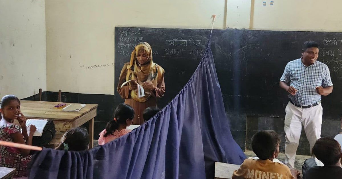 দৌলতপুরে প্রাথমিক শিক্ষার বেহাল দশা অর্ধশতাধিক স্কুল ভবন ঝুঁকিপূর্ণ