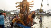 দুর্গা বিসর্জনে শুধু সনাতনীদের প্রতিমা ছোঁয়ার নির্দেশ, অস্পৃশ্যতা ফেরানোর অভিযোগ বিরোধীদের