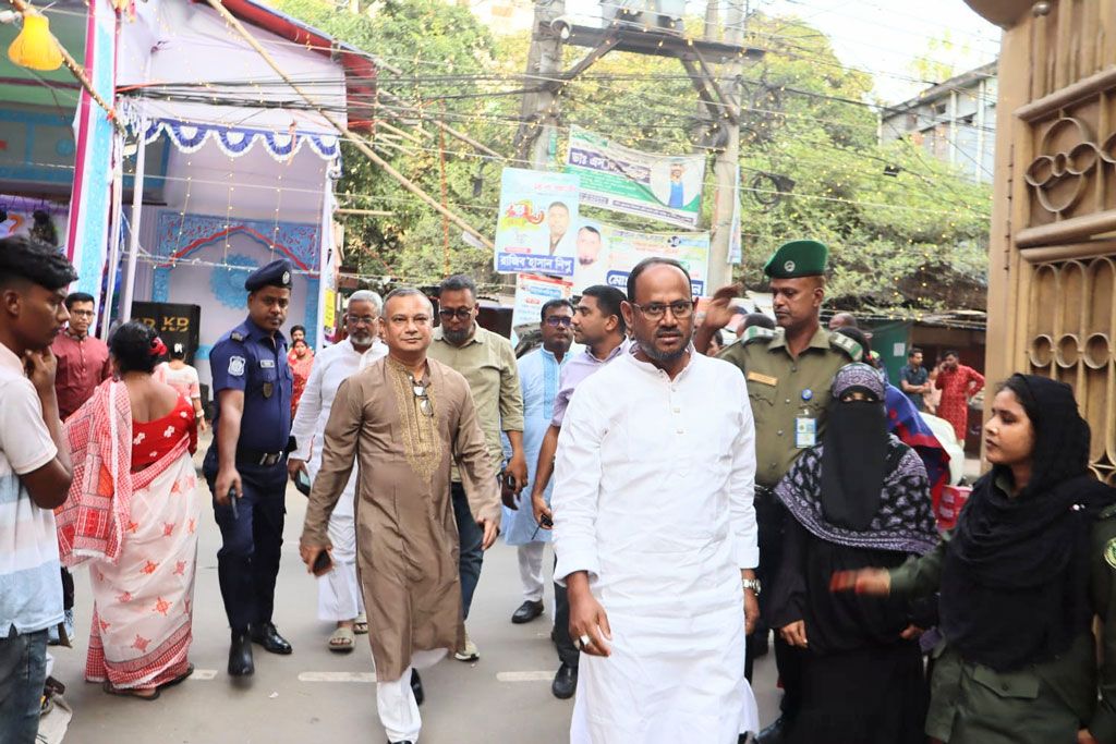 ‘তারেক রহমান প্রতিশ্রুতি দিলে বাস্তবায়ন করেন, দুর্গাপূজার নিরাপত্তা তার প্রমাণ’